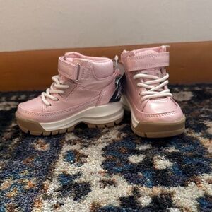 NWT Oshkosh Pink Toddler Size 4 Boots